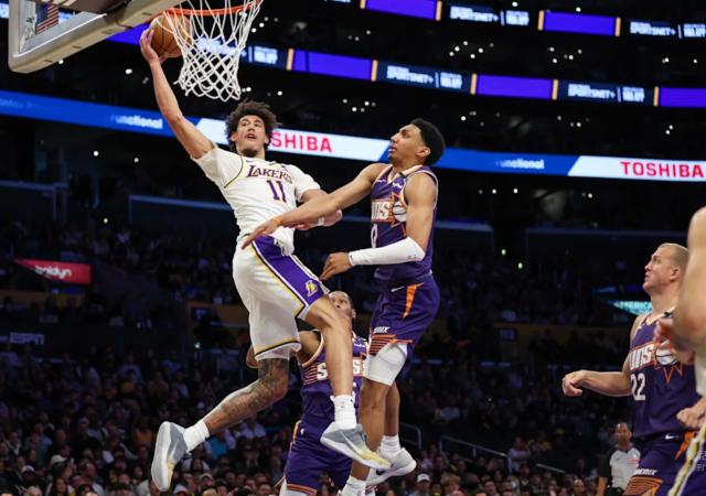 爱奇艺体育官网-高效19分解放东契奇！湖人神塔复出激活球队攻防