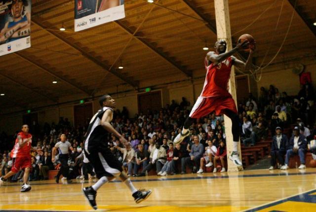 爱奇艺体育平台-巨星光辉不褪色——探寻湾区传奇球馆