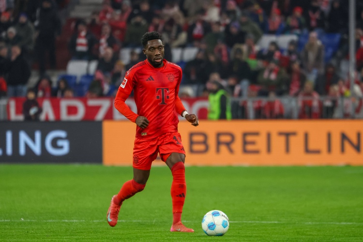 爱奇艺体育平台-体图：孔帕尼希望戴维斯健康出战皇马，用回追速度阻止皇马打反击